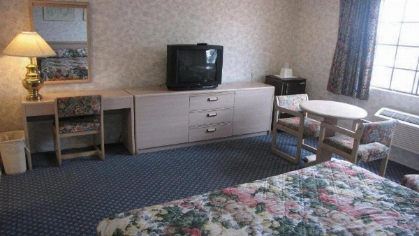 Nisei Inn image 7
